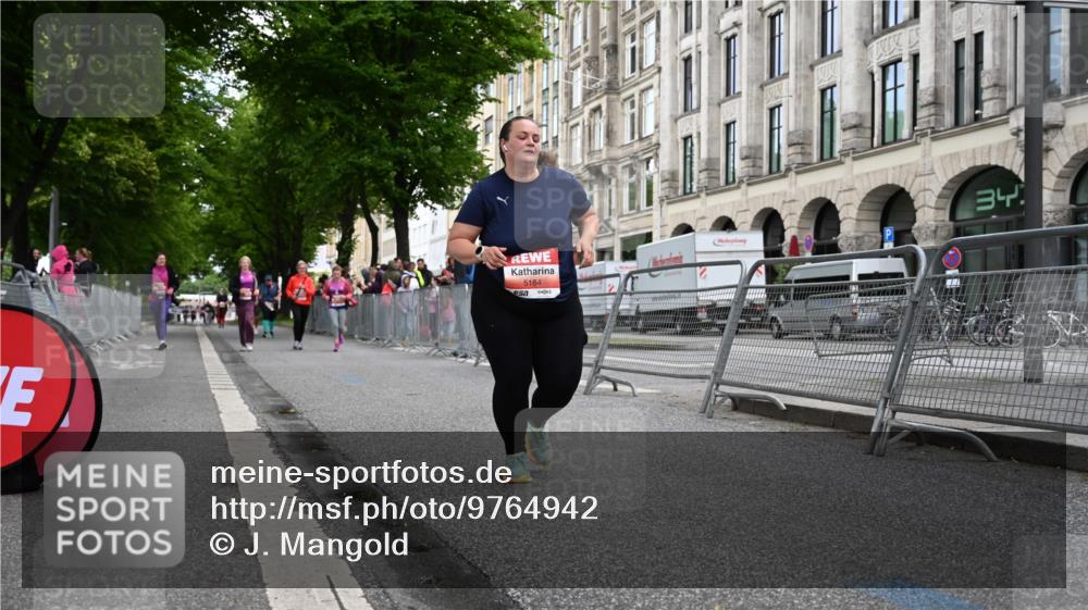14.06.2026 - REWE Women's Run J. Mangold http://msf.ph/oto/9764942 14.06.2026 11:15:19 Ziel 5184, 5497, 5862 meine-sportfotos.de