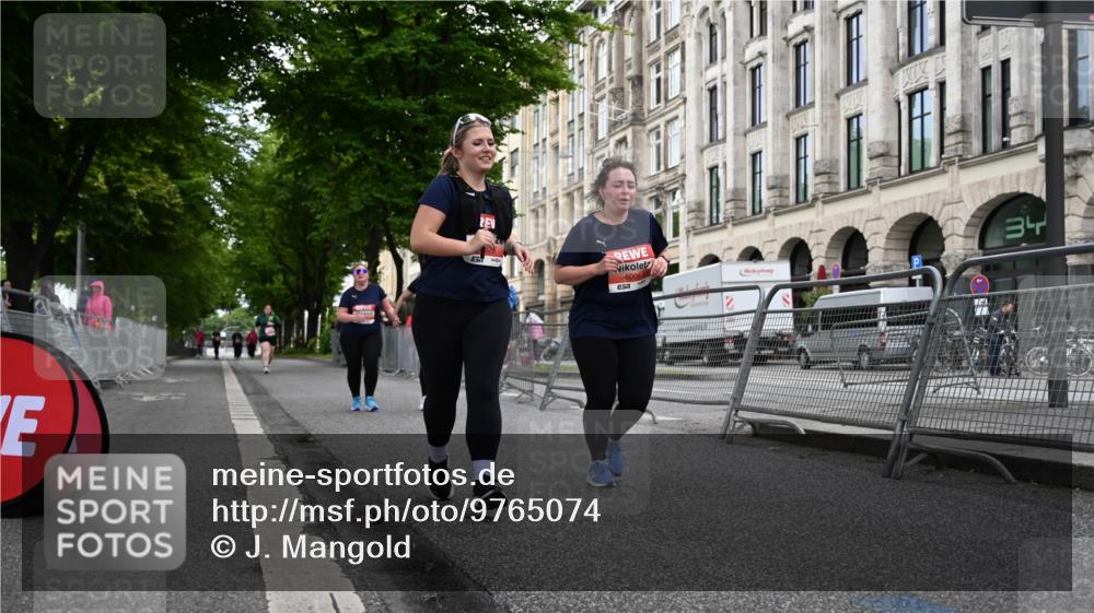 14.06.2026 - REWE Women's Run J. Mangold http://msf.ph/oto/9765074 14.06.2026 11:16:26 Ziel 5163, 5495, 5628, 6004 meine-sportfotos.de