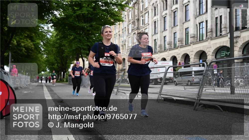 14.06.2026 - REWE Women's Run J. Mangold http://msf.ph/oto/9765077 14.06.2026 11:16:26 Ziel 5163, 5495, 5628, 6004 meine-sportfotos.de