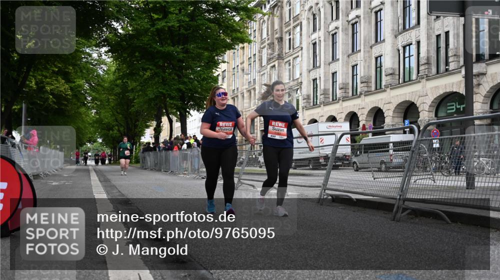 14.06.2026 - REWE Women's Run J. Mangold http://msf.ph/oto/9765095 14.06.2026 11:16:29 Ziel 5163, 5495, 5628, 6004 meine-sportfotos.de