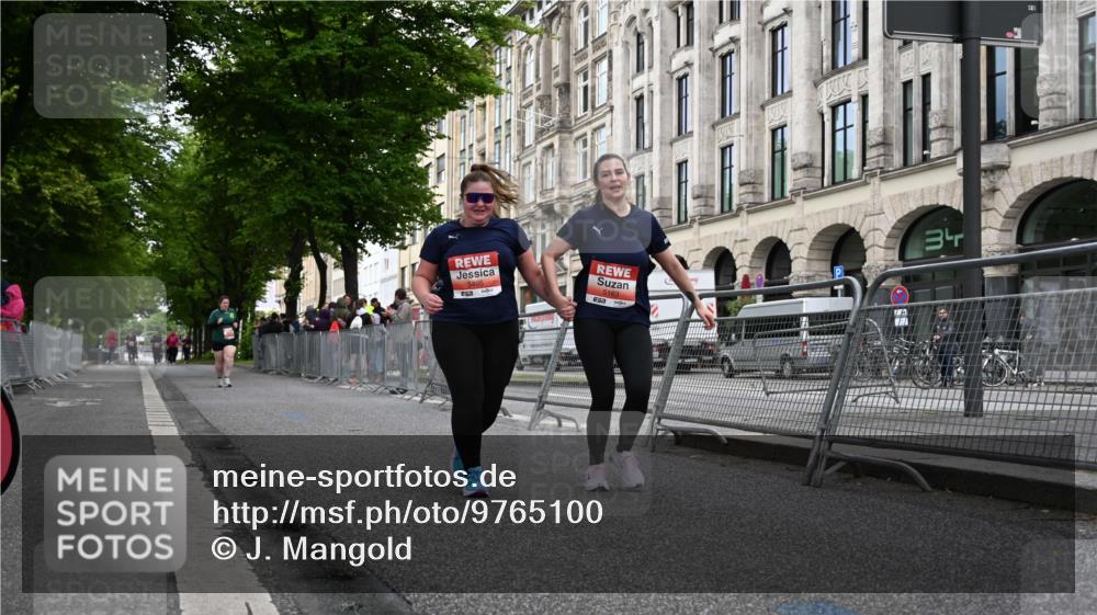 14.06.2026 - REWE Women's Run J. Mangold http://msf.ph/oto/9765100 14.06.2026 11:16:29 Ziel 5163, 5495, 5628, 6004 meine-sportfotos.de