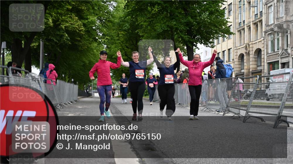 14.06.2026 - REWE Women's Run J. Mangold http://msf.ph/oto/9765150 14.06.2026 11:16:52 Ziel 5655, 5711 meine-sportfotos.de