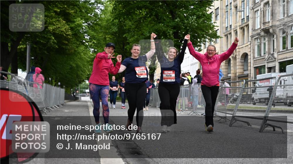 14.06.2026 - REWE Women's Run J. Mangold http://msf.ph/oto/9765167 14.06.2026 11:16:54 Ziel 5655, 5711 meine-sportfotos.de