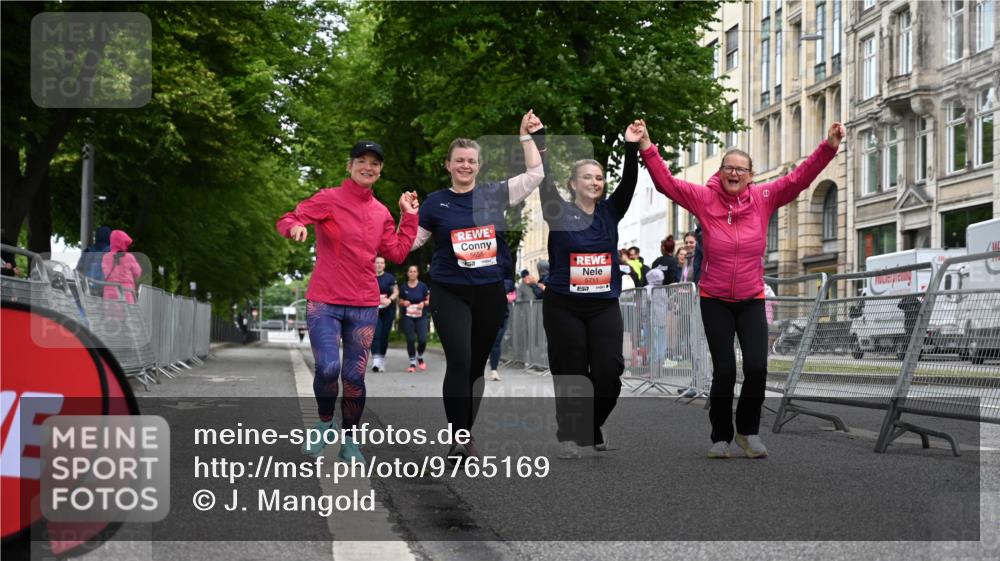 14.06.2026 - REWE Women's Run J. Mangold http://msf.ph/oto/9765169 14.06.2026 11:16:54 Ziel 5655, 5711 meine-sportfotos.de