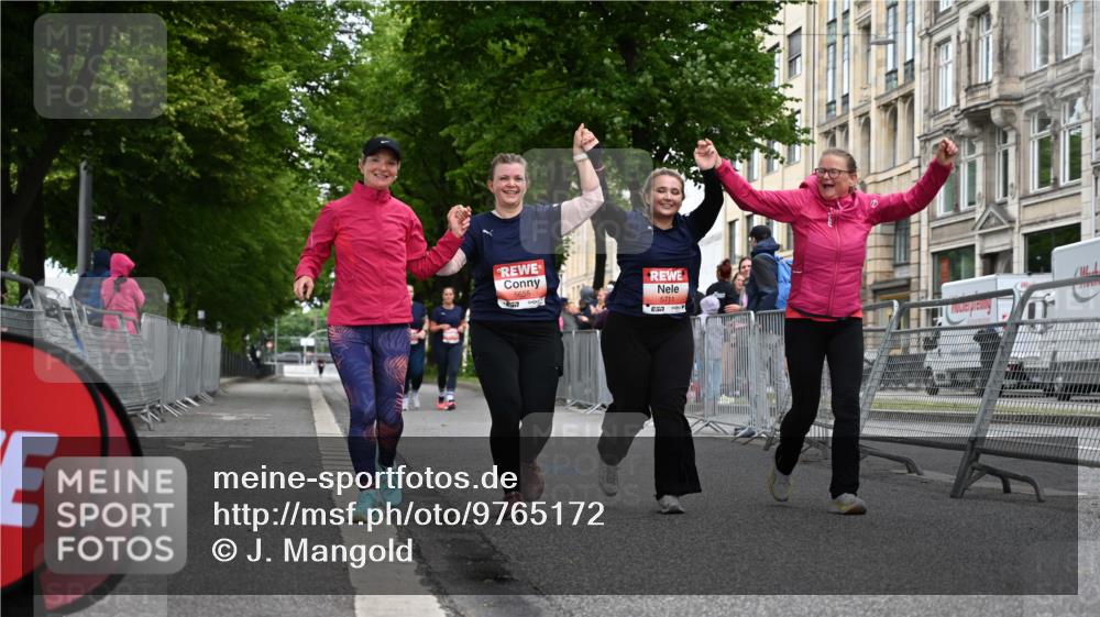 14.06.2026 - REWE Women's Run J. Mangold http://msf.ph/oto/9765172 14.06.2026 11:16:54 Ziel 5655, 5711 meine-sportfotos.de