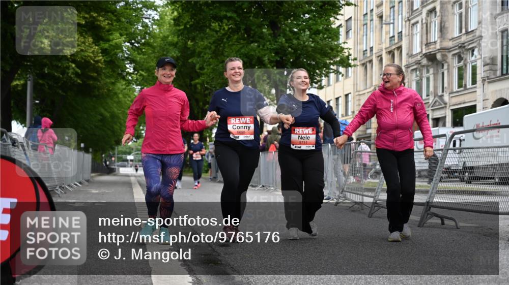 14.06.2026 - REWE Women's Run J. Mangold http://msf.ph/oto/9765176 14.06.2026 11:16:54 Ziel 5655, 5711 meine-sportfotos.de