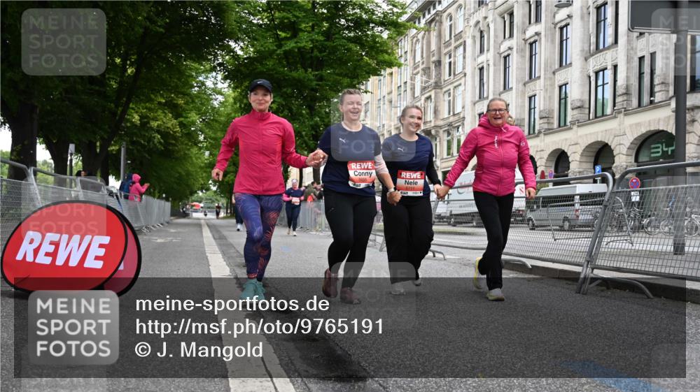 14.06.2026 - REWE Women's Run J. Mangold http://msf.ph/oto/9765191 14.06.2026 11:16:56 Ziel 5655, 5711 meine-sportfotos.de