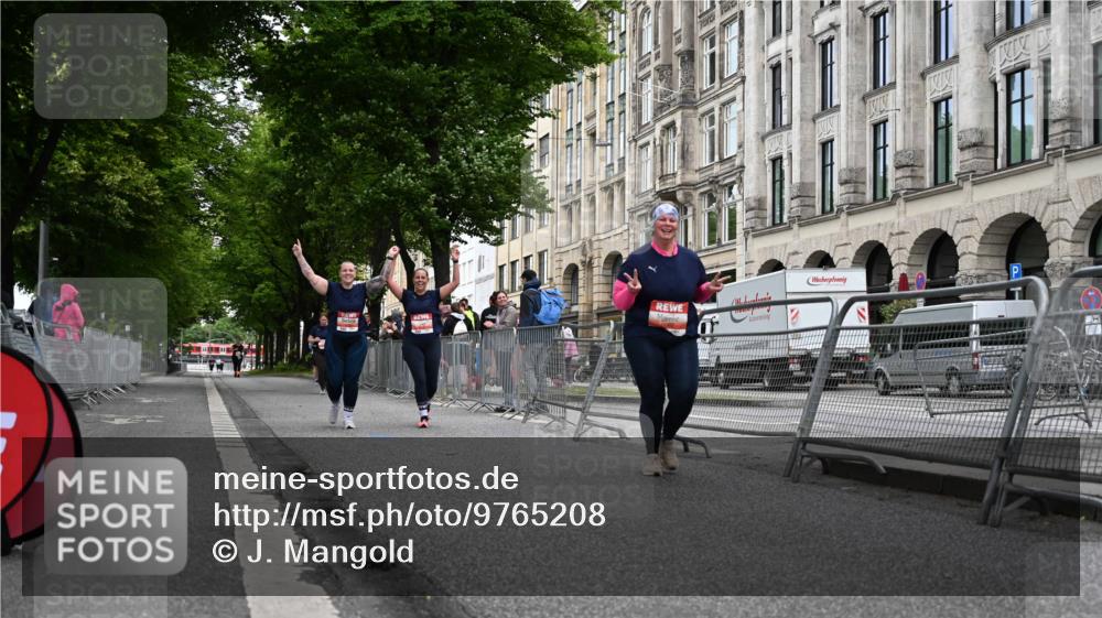 14.06.2026 - REWE Women's Run J. Mangold http://msf.ph/oto/9765208 14.06.2026 11:17:01 Ziel 5655, 5711, 6062 meine-sportfotos.de
