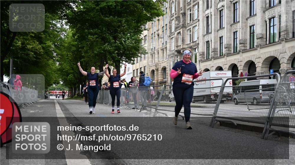14.06.2026 - REWE Women's Run J. Mangold http://msf.ph/oto/9765210 14.06.2026 11:17:01 Ziel 5655, 5711, 6062 meine-sportfotos.de