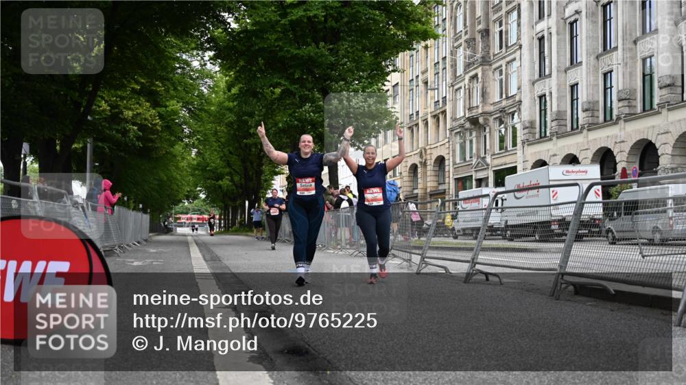 14.06.2026 - REWE Women's Run J. Mangold http://msf.ph/oto/9765225 14.06.2026 11:17:04 Ziel 5220, 6062, 6071 meine-sportfotos.de