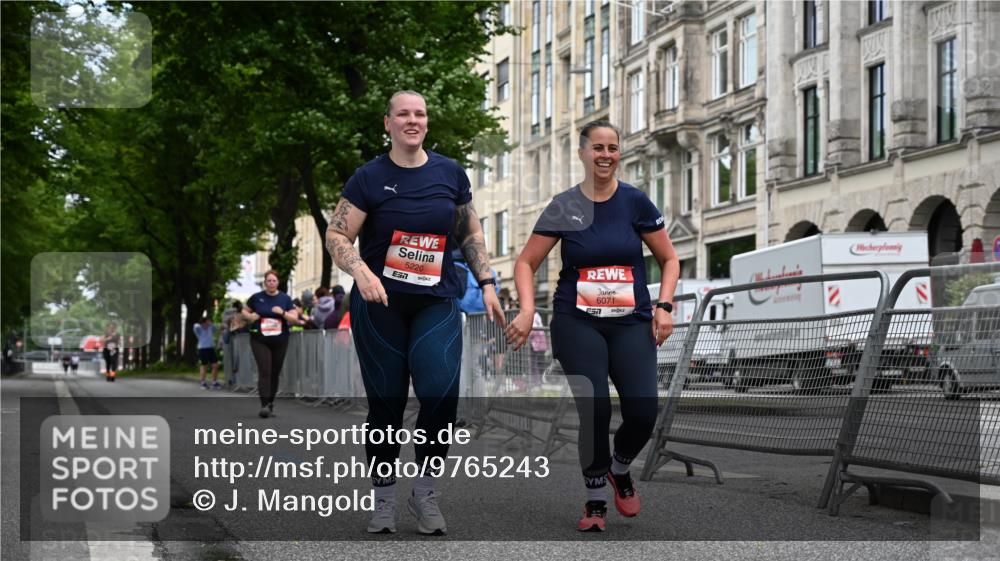 14.06.2026 - REWE Women's Run J. Mangold http://msf.ph/oto/9765243 14.06.2026 11:17:05 Ziel 5220, 6062, 6071 meine-sportfotos.de