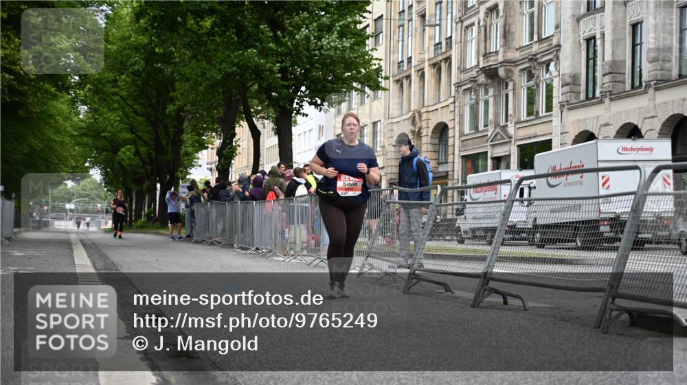 14.06.2026 - REWE Women's Run J. Mangold http://msf.ph/oto/9765249 14.06.2026 11:17:11 Ziel 5220, 5878, 6071 meine-sportfotos.de