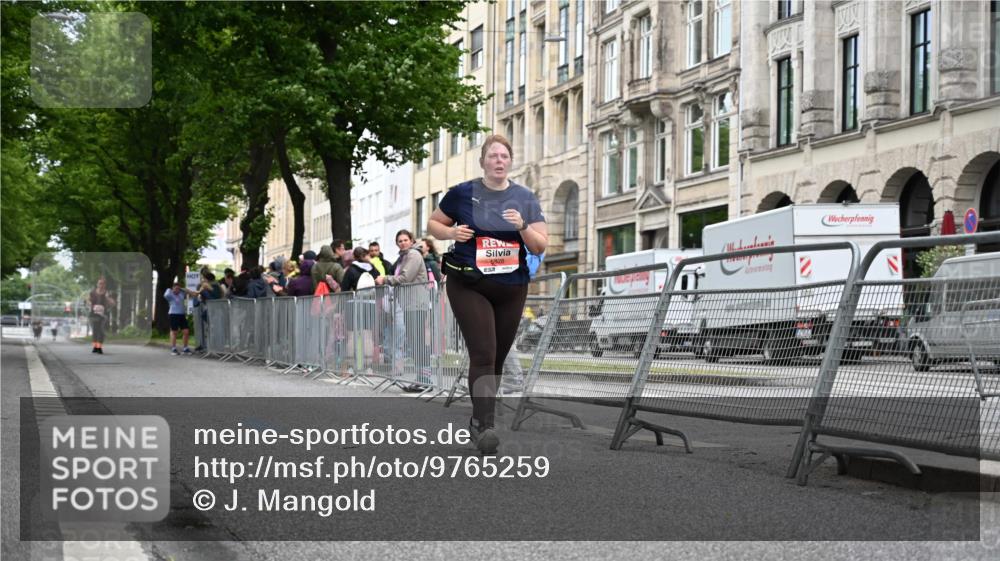 14.06.2026 - REWE Women's Run J. Mangold http://msf.ph/oto/9765259 14.06.2026 11:17:12 Ziel 5220, 5878, 6071 meine-sportfotos.de