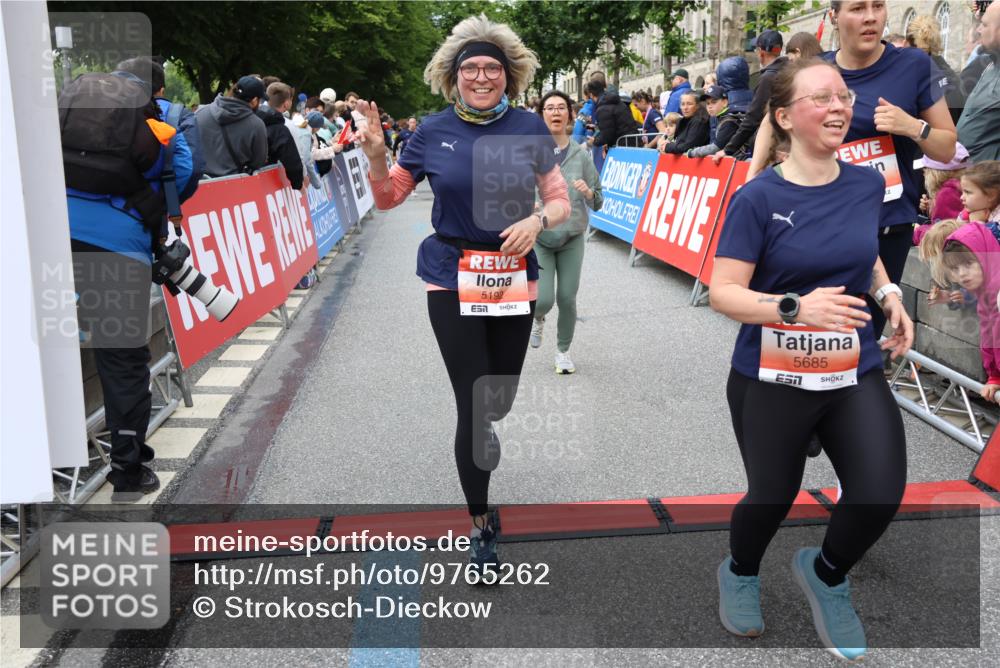 14.06.2026 - REWE Women's Run Strokosch-Dieckow http://msf.ph/oto/9765262 14.06.2026 11:02:24 Ziel 5027, 5049, 5192, 5261, 5310, 5511, 5514, 5561, 5608, 5685, 5689, 5882, 5932, 6060 meine-sportfotos.de