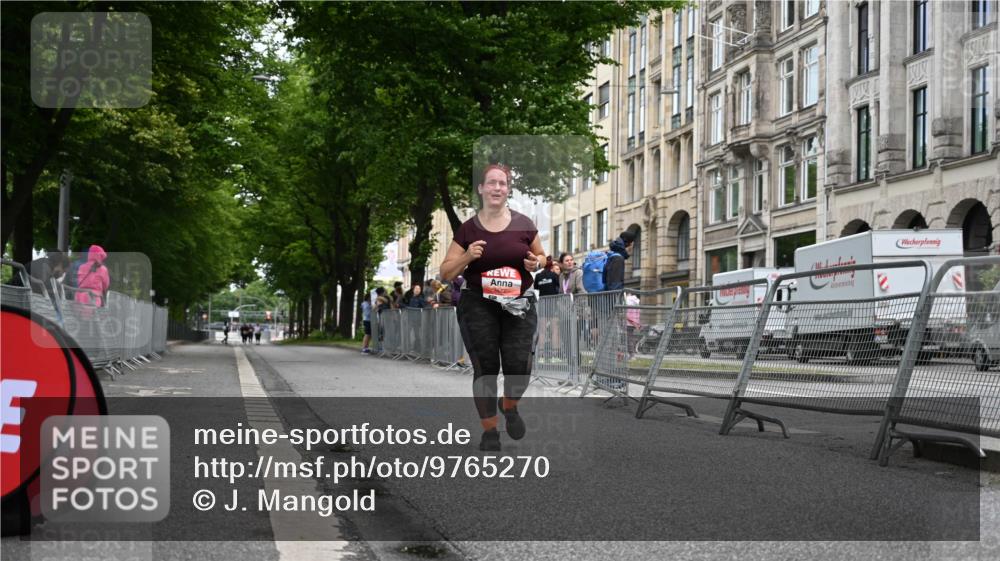 14.06.2026 - REWE Women's Run J. Mangold http://msf.ph/oto/9765270 14.06.2026 11:17:28 Ziel 5577 meine-sportfotos.de