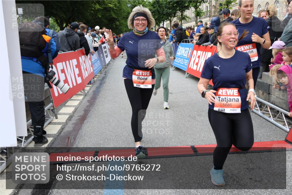 14.06.2026 - REWE Women's Run Strokosch-Dieckow http://msf.ph/oto/9765272 14.06.2026 11:02:24 Ziel 5027, 5049, 5192, 5261, 5310, 5511, 5514, 5561, 5608, 5685, 5689, 5882, 5932, 6060 meine-sportfotos.de