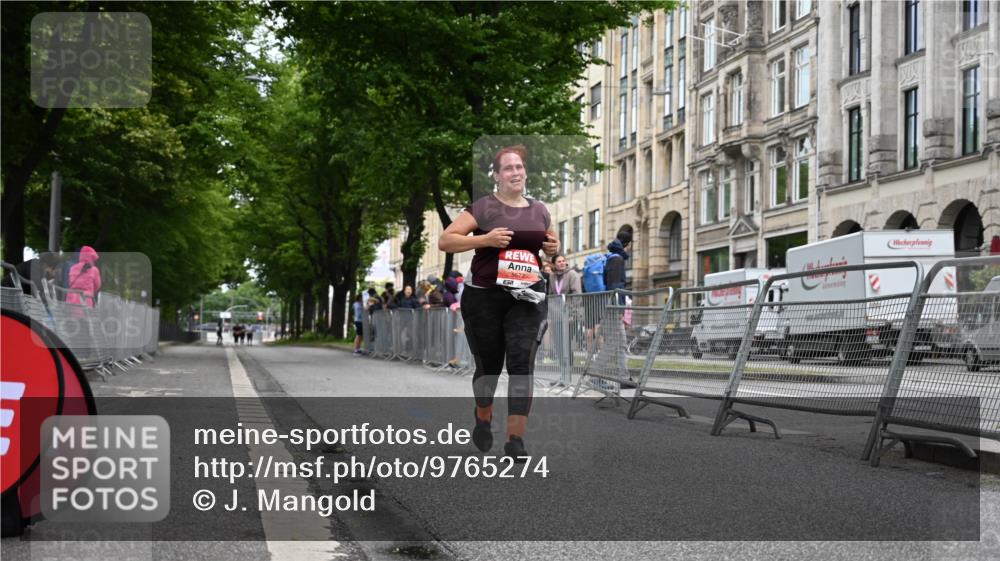 14.06.2026 - REWE Women's Run J. Mangold http://msf.ph/oto/9765274 14.06.2026 11:17:29 Ziel 5577 meine-sportfotos.de