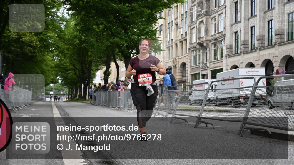 14.06.2026 - REWE Women's Run J. Mangold http://msf.ph/oto/9765278 14.06.2026 11:17:29 Ziel 5577 meine-sportfotos.de