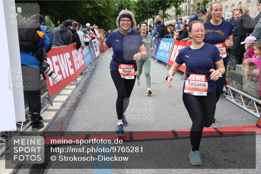 14.06.2026 - REWE Women's Run Strokosch-Dieckow http://msf.ph/oto/9765281 14.06.2026 11:02:24 Ziel 5027, 5049, 5192, 5261, 5310, 5511, 5514, 5561, 5608, 5685, 5689, 5882, 5932, 6060 meine-sportfotos.de