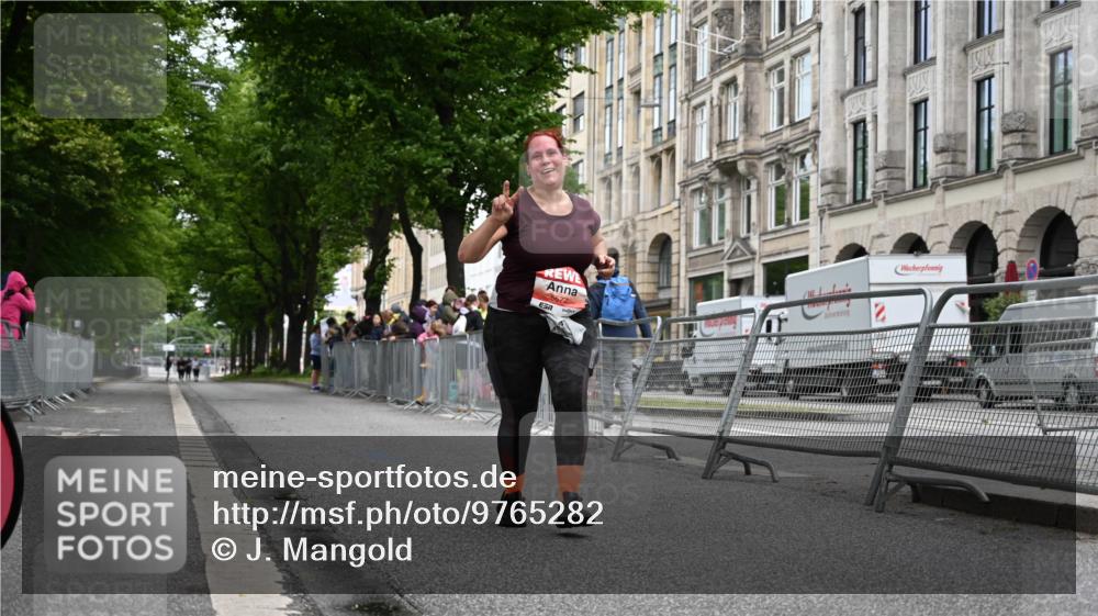 14.06.2026 - REWE Women's Run J. Mangold http://msf.ph/oto/9765282 14.06.2026 11:17:29 Ziel 5577 meine-sportfotos.de