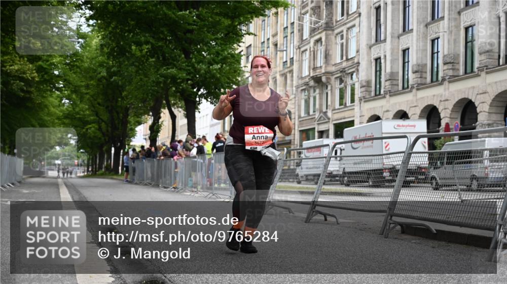 14.06.2026 - REWE Women's Run J. Mangold http://msf.ph/oto/9765284 14.06.2026 11:17:29 Ziel 5577 meine-sportfotos.de