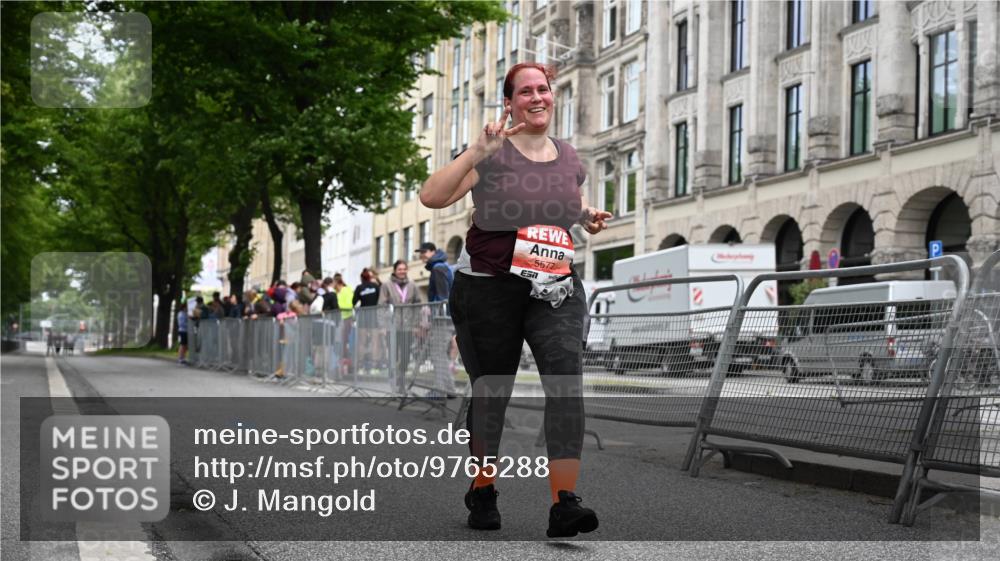 14.06.2026 - REWE Women's Run J. Mangold http://msf.ph/oto/9765288 14.06.2026 11:17:30 Ziel 5577 meine-sportfotos.de