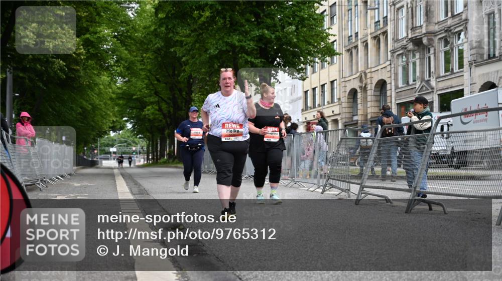 14.06.2026 - REWE Women's Run J. Mangold http://msf.ph/oto/9765312 14.06.2026 11:18:30 Ziel 5647 meine-sportfotos.de