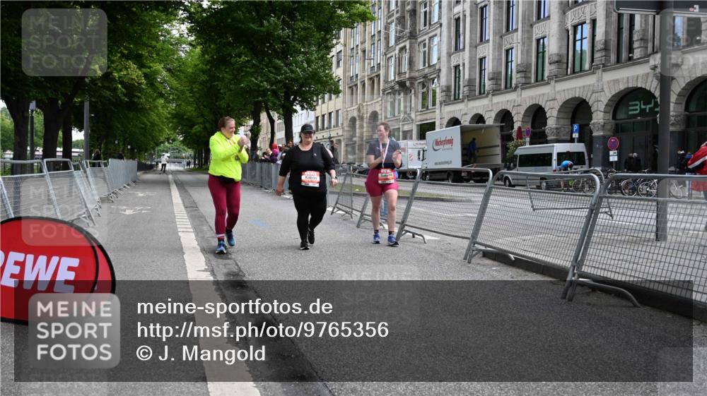 14.06.2026 - REWE Women's Run J. Mangold http://msf.ph/oto/9765356 14.06.2026 11:26:09 Ziel 5562 meine-sportfotos.de