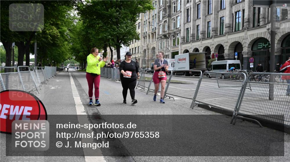 14.06.2026 - REWE Women's Run J. Mangold http://msf.ph/oto/9765358 14.06.2026 11:26:09 Ziel 5562 meine-sportfotos.de