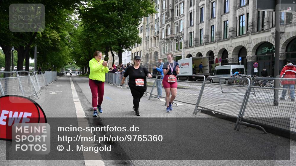 14.06.2026 - REWE Women's Run J. Mangold http://msf.ph/oto/9765360 14.06.2026 11:26:10 Ziel 5562 meine-sportfotos.de