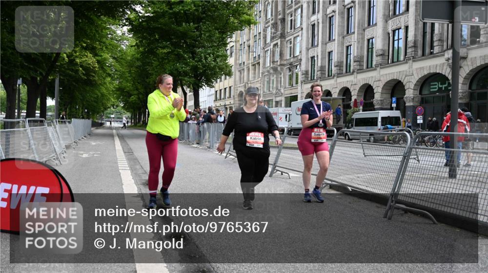 14.06.2026 - REWE Women's Run J. Mangold http://msf.ph/oto/9765367 14.06.2026 11:26:11 Ziel 5562 meine-sportfotos.de