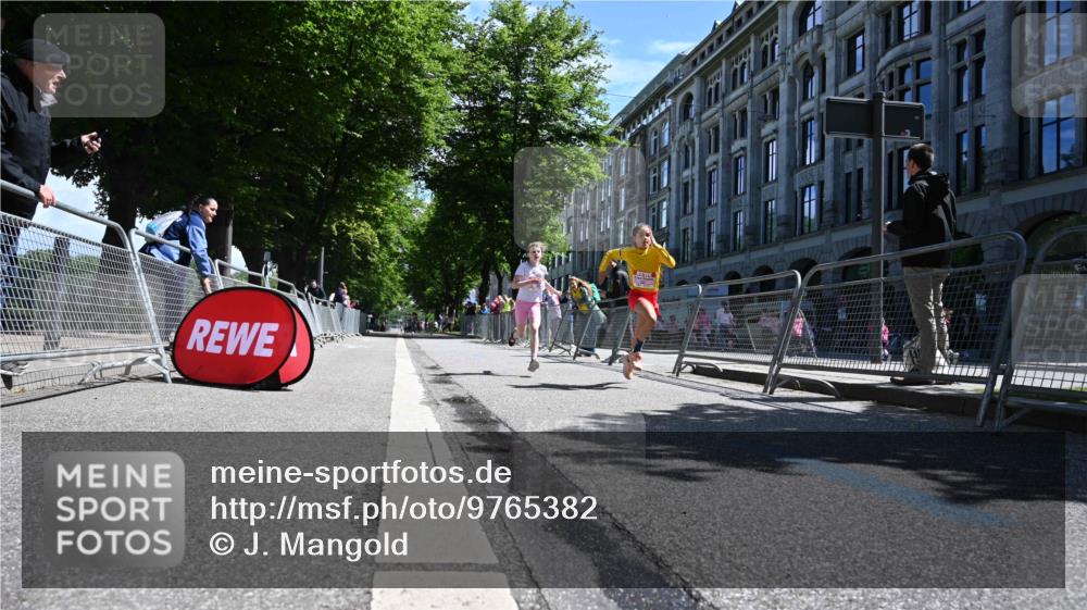 14.06.2026 - REWE Women's Run J. Mangold http://msf.ph/oto/9765382 14.06.2026 11:35:59 Ziel 169, 307 meine-sportfotos.de