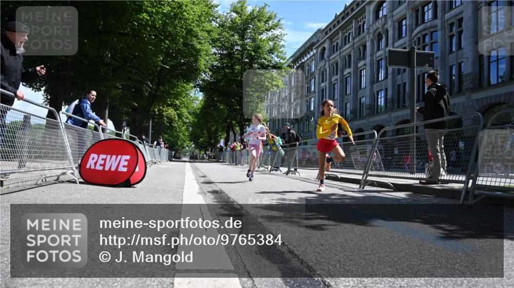14.06.2026 - REWE Women's Run J. Mangold http://msf.ph/oto/9765384 14.06.2026 11:36:00 Ziel 169, 237, 307 meine-sportfotos.de