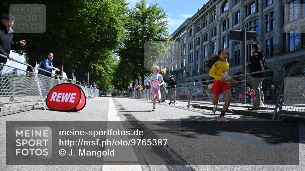 14.06.2026 - REWE Women's Run J. Mangold http://msf.ph/oto/9765387 14.06.2026 11:36:00 Ziel 169, 237, 307 meine-sportfotos.de