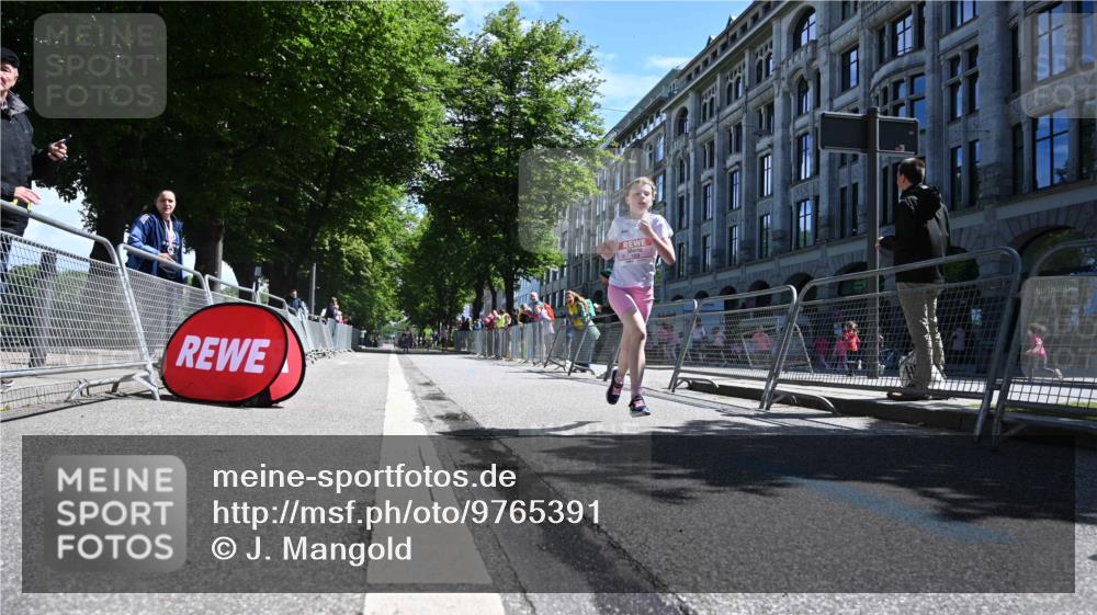 14.06.2026 - REWE Women's Run J. Mangold http://msf.ph/oto/9765391 14.06.2026 11:36:00 Ziel 169, 237, 307 meine-sportfotos.de