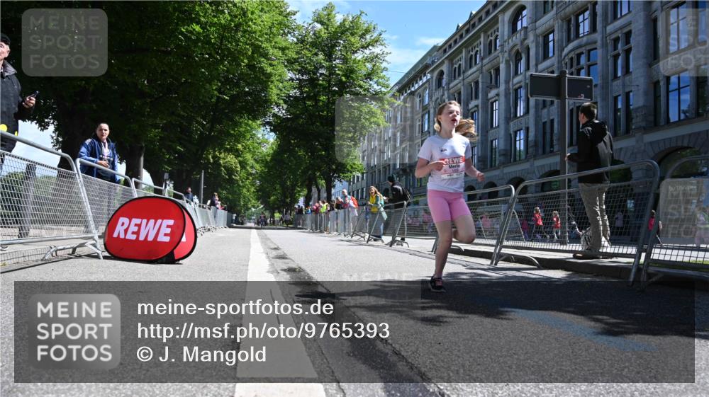 14.06.2026 - REWE Women's Run J. Mangold http://msf.ph/oto/9765393 14.06.2026 11:36:01 Ziel 169, 237, 263, 307 meine-sportfotos.de