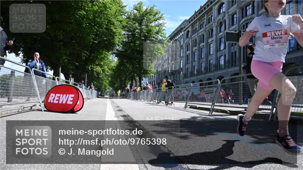 14.06.2026 - REWE Women's Run J. Mangold http://msf.ph/oto/9765398 14.06.2026 11:36:01 Ziel 169, 237, 263, 307 meine-sportfotos.de