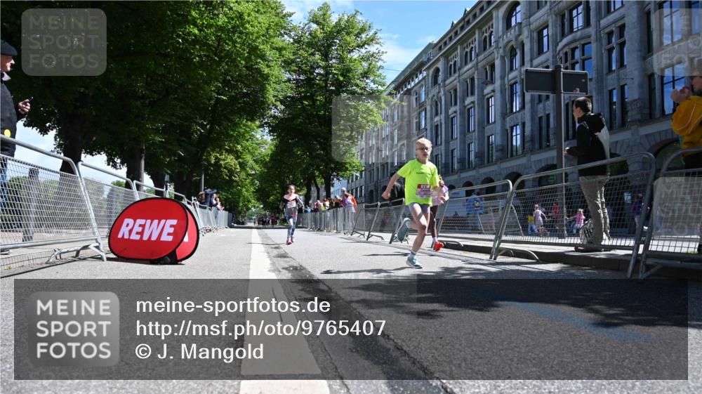 14.06.2026 - REWE Women's Run J. Mangold http://msf.ph/oto/9765407 14.06.2026 11:36:07 Ziel 106, 237, 263 meine-sportfotos.de