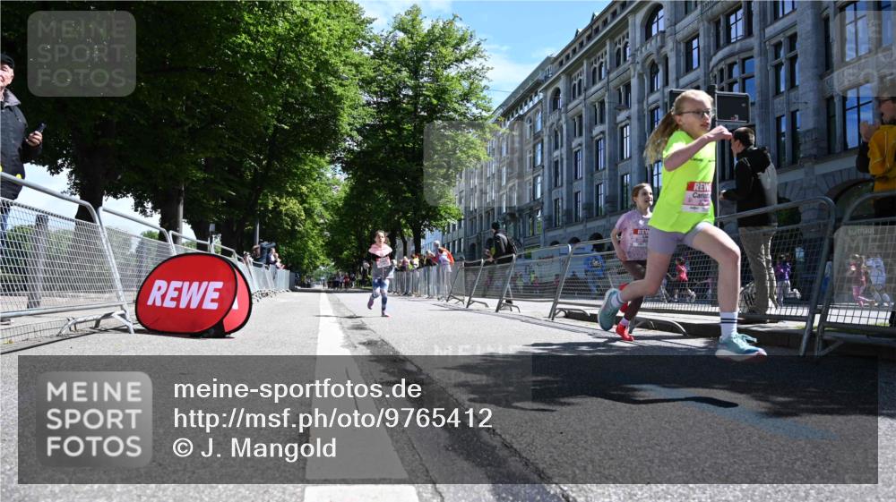 14.06.2026 - REWE Women's Run J. Mangold http://msf.ph/oto/9765412 14.06.2026 11:36:07 Ziel 106, 237, 263 meine-sportfotos.de
