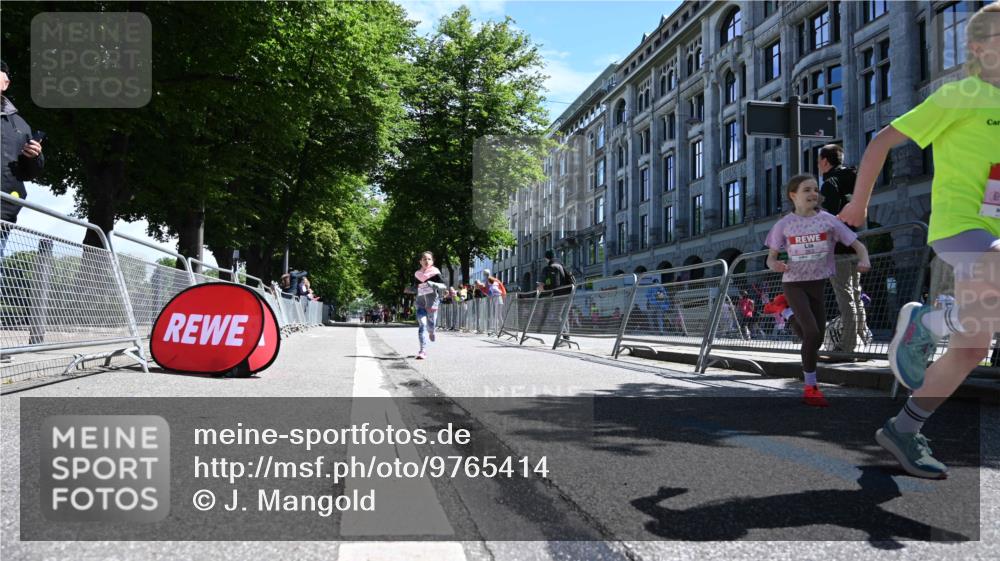 14.06.2026 - REWE Women's Run J. Mangold http://msf.ph/oto/9765414 14.06.2026 11:36:08 Ziel 106, 237, 263 meine-sportfotos.de