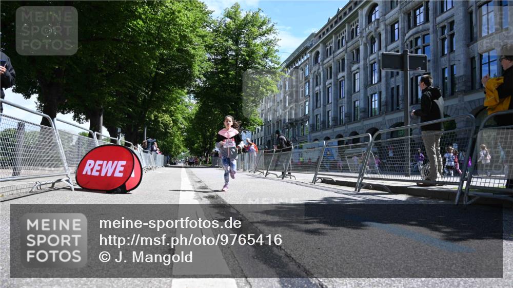 14.06.2026 - REWE Women's Run J. Mangold http://msf.ph/oto/9765416 14.06.2026 11:36:08 Ziel 106, 237, 263 meine-sportfotos.de