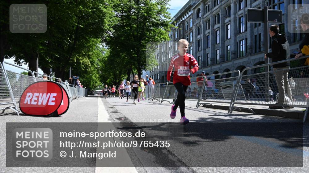 14.06.2026 - REWE Women's Run J. Mangold http://msf.ph/oto/9765435 14.06.2026 11:36:17 Ziel 133, 138, 187, 211, 256, 301, 309, 312, 346 meine-sportfotos.de