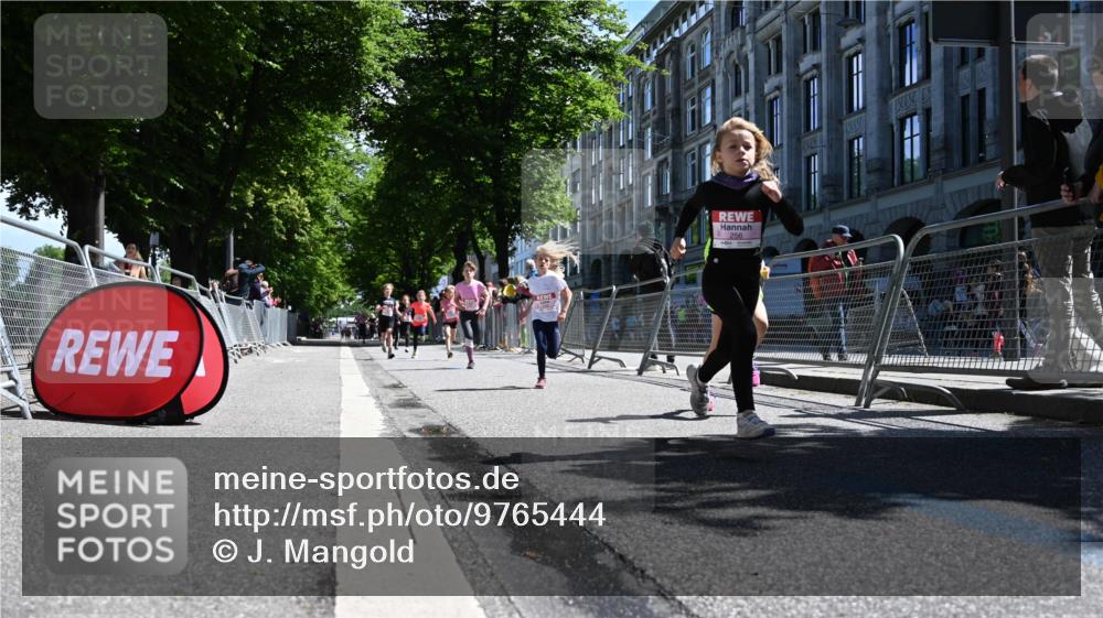 14.06.2026 - REWE Women's Run J. Mangold http://msf.ph/oto/9765444 14.06.2026 11:36:19 Ziel 133, 137, 138, 187, 211, 256, 301, 309, 312, 346, 368 meine-sportfotos.de