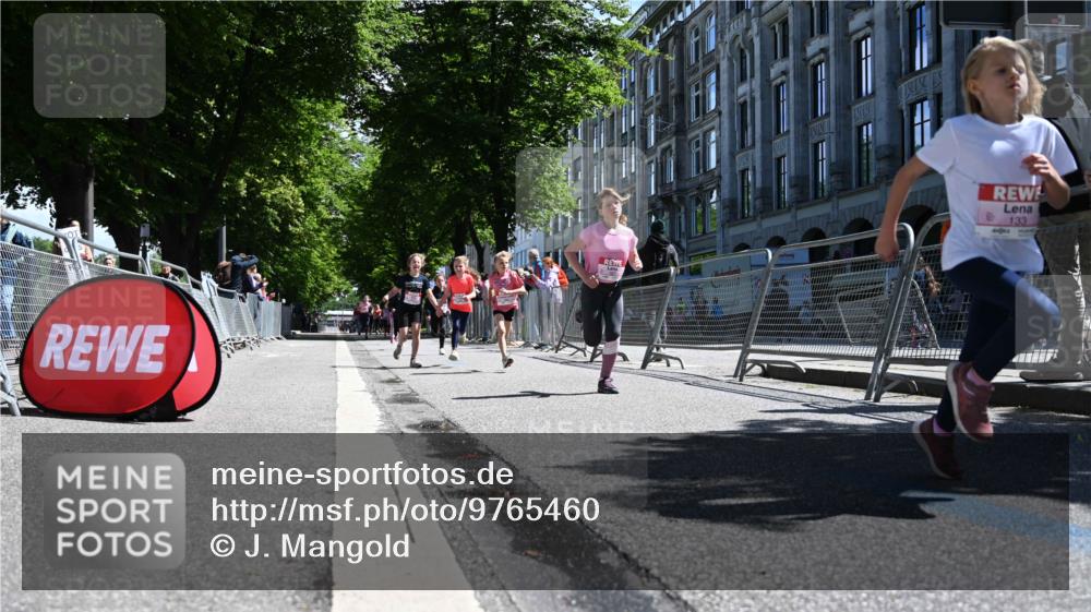 14.06.2026 - REWE Women's Run J. Mangold http://msf.ph/oto/9765460 14.06.2026 11:36:20 Ziel 133, 137, 138, 157, 163, 187, 211, 256, 301, 309, 312, 330, 346, 368 meine-sportfotos.de