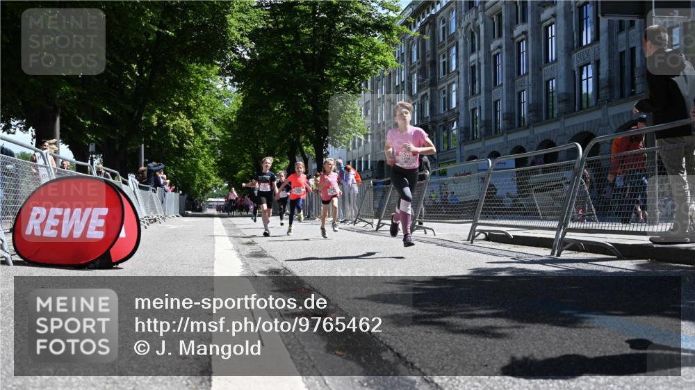 14.06.2026 - REWE Women's Run J. Mangold http://msf.ph/oto/9765462 14.06.2026 11:36:21 Ziel 133, 137, 138, 157, 163, 187, 211, 256, 301, 309, 330, 368 meine-sportfotos.de