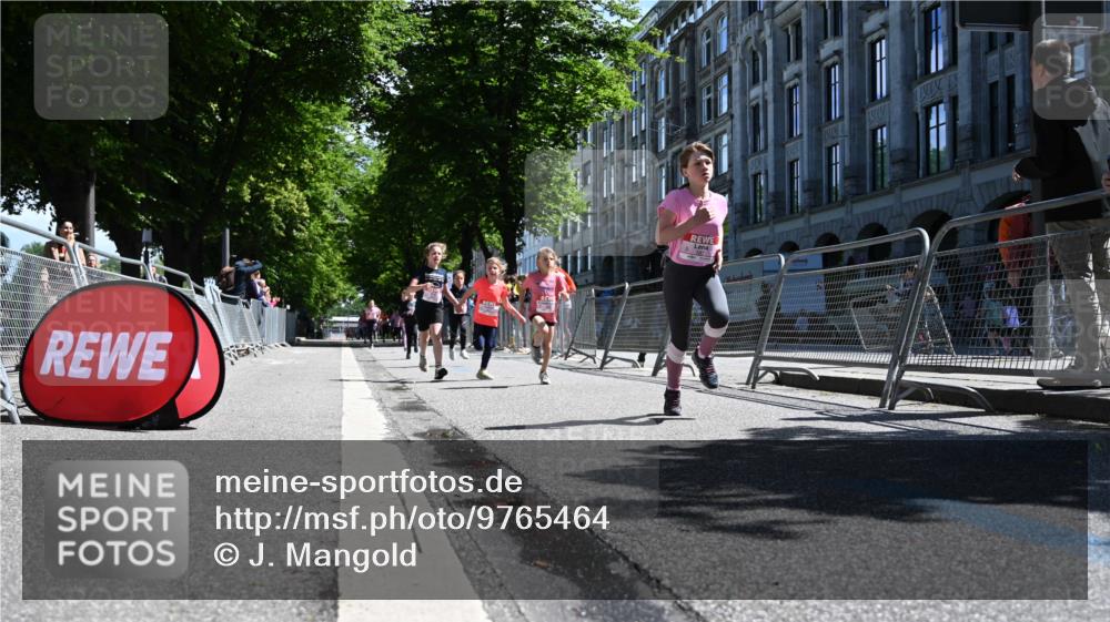 14.06.2026 - REWE Women's Run J. Mangold http://msf.ph/oto/9765464 14.06.2026 11:36:21 Ziel 133, 137, 138, 157, 163, 187, 211, 256, 301, 309, 330, 368 meine-sportfotos.de
