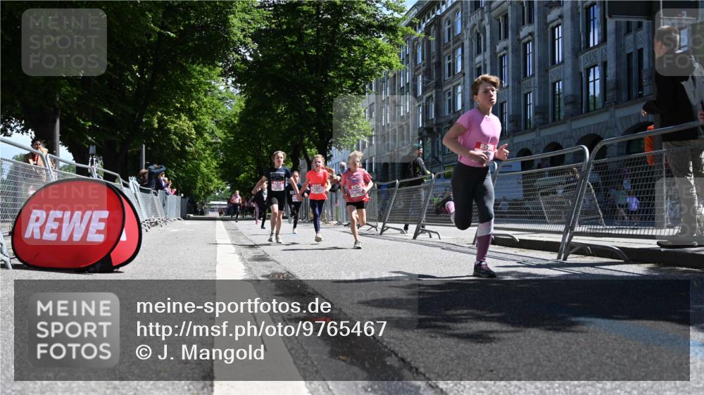 14.06.2026 - REWE Women's Run J. Mangold http://msf.ph/oto/9765467 14.06.2026 11:36:21 Ziel 133, 137, 138, 157, 163, 187, 211, 256, 301, 309, 330, 368 meine-sportfotos.de
