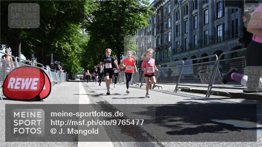 14.06.2026 - REWE Women's Run J. Mangold http://msf.ph/oto/9765477 14.06.2026 11:36:22 Ziel 133, 137, 138, 157, 163, 182, 187, 205, 211, 256, 301, 309, 330, 368 meine-sportfotos.de