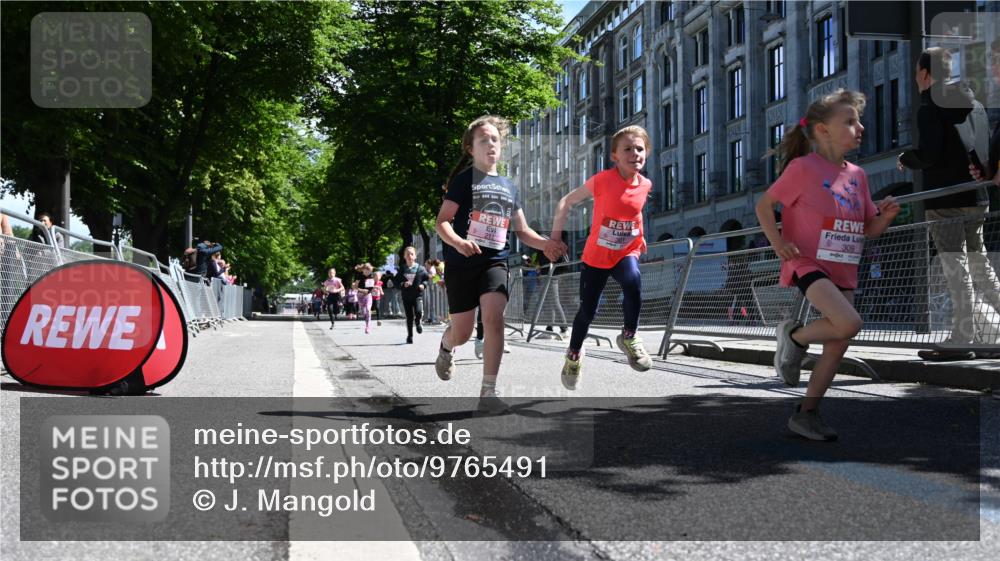 14.06.2026 - REWE Women's Run J. Mangold http://msf.ph/oto/9765491 14.06.2026 11:36:23 Ziel 133, 137, 138, 157, 163, 182, 187, 205, 211, 301, 309, 330, 368, 370 meine-sportfotos.de