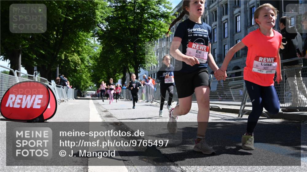 14.06.2026 - REWE Women's Run J. Mangold http://msf.ph/oto/9765497 14.06.2026 11:36:23 Ziel 133, 137, 138, 157, 163, 182, 187, 205, 211, 301, 309, 330, 368, 370 meine-sportfotos.de